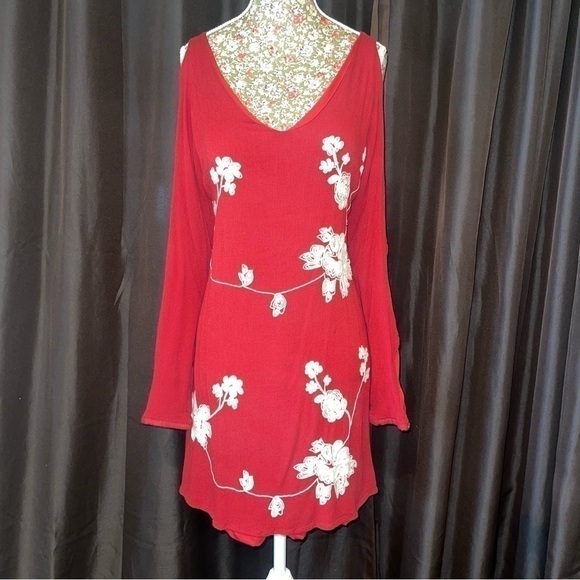 Entro Cold Shoulder Dress - Picture 1 of 8